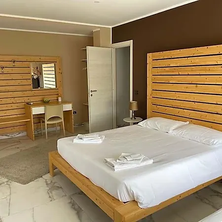 Il Duomo Oda ve Kahvaltı 4*
