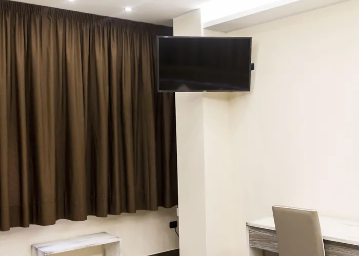 Il Duomo לינה וארוחת בוקר ג'ויה טאורו